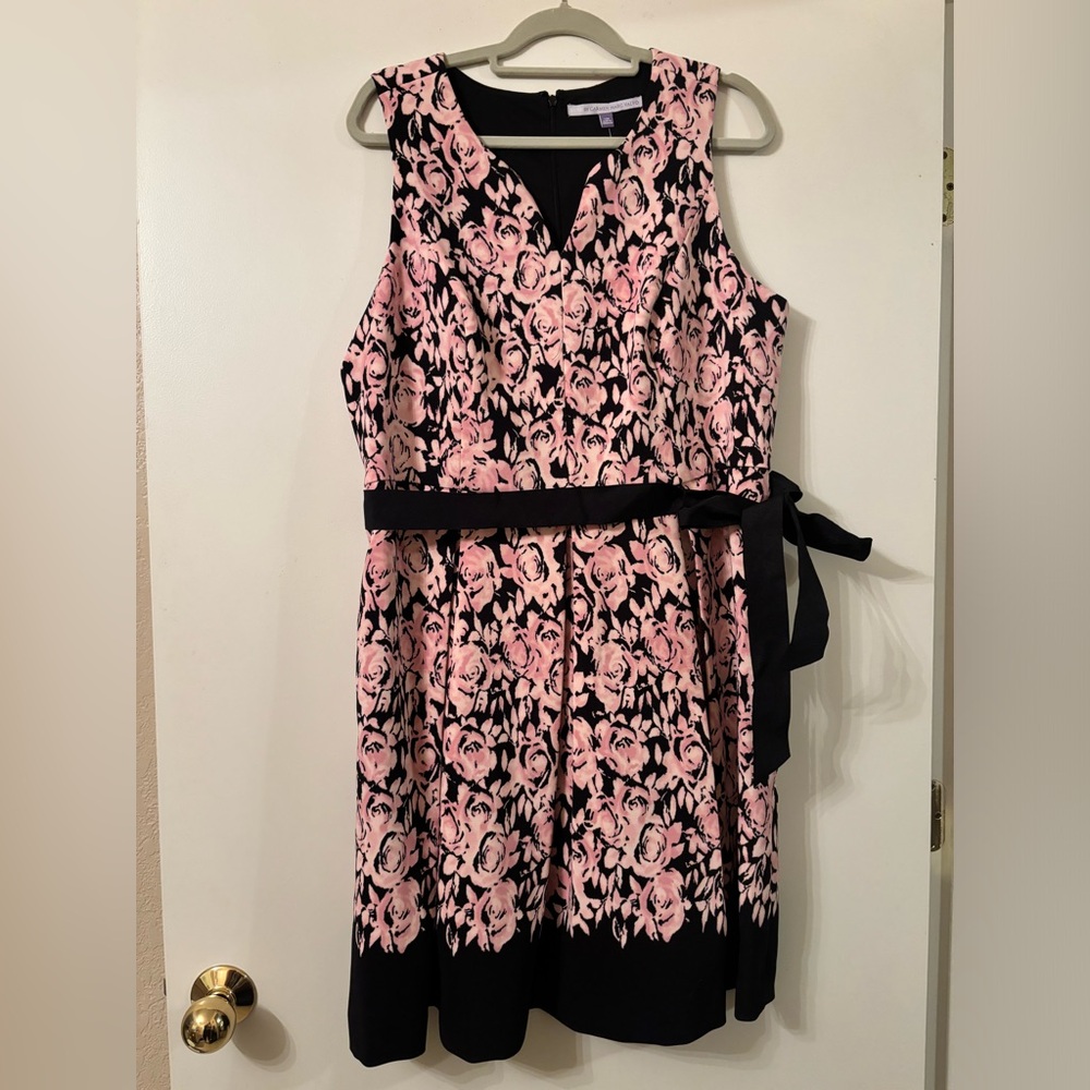 New with tags Luxe by Carmen Marc Valvo, purchased at Dressbarn.